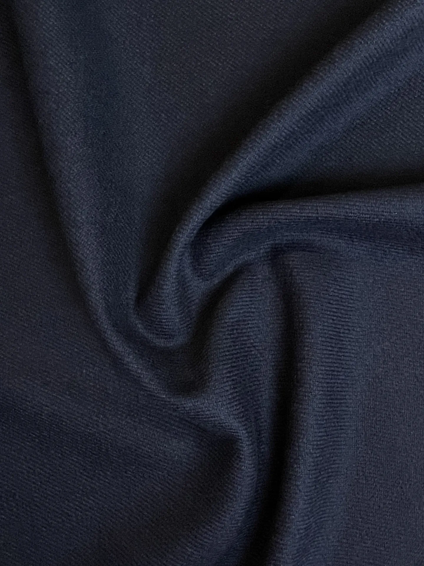 Lainage synthétique bleu marine