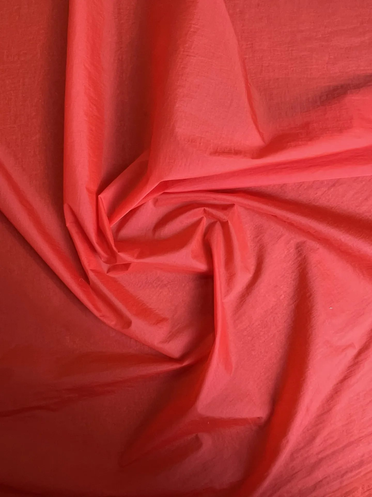 Tissu déperlant rouge orangé