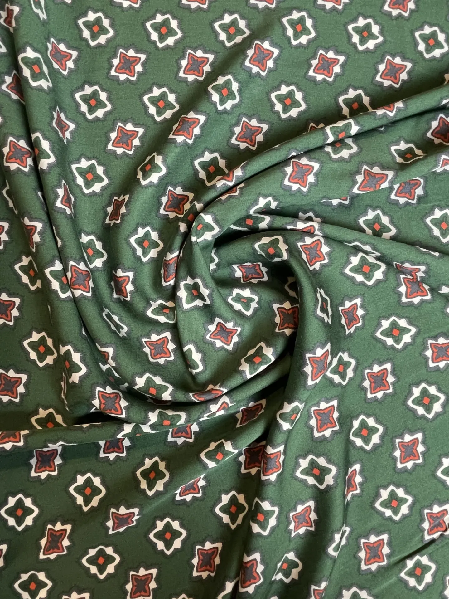 Viscose verte à motifs