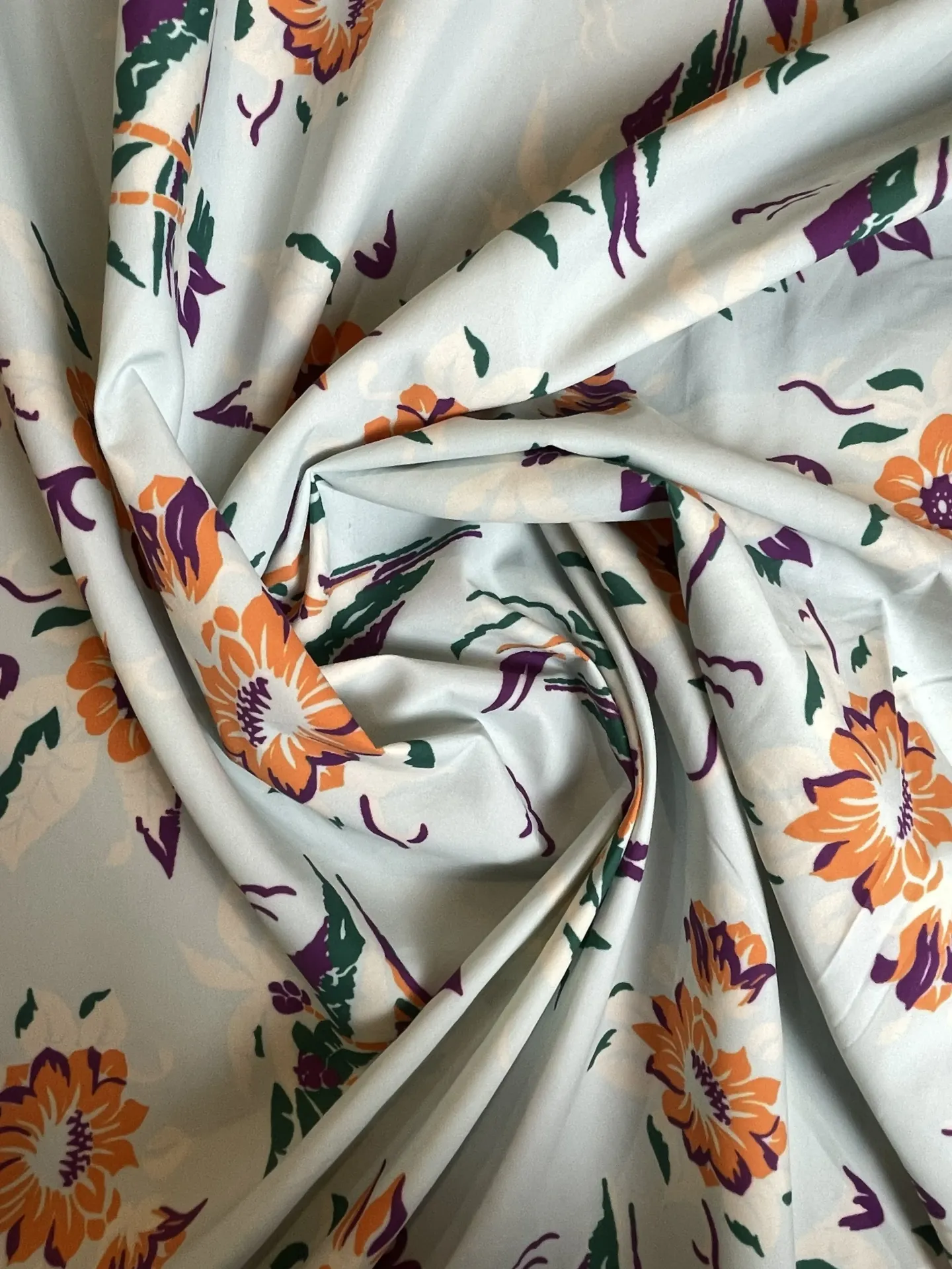 Motif fleurs et palmier