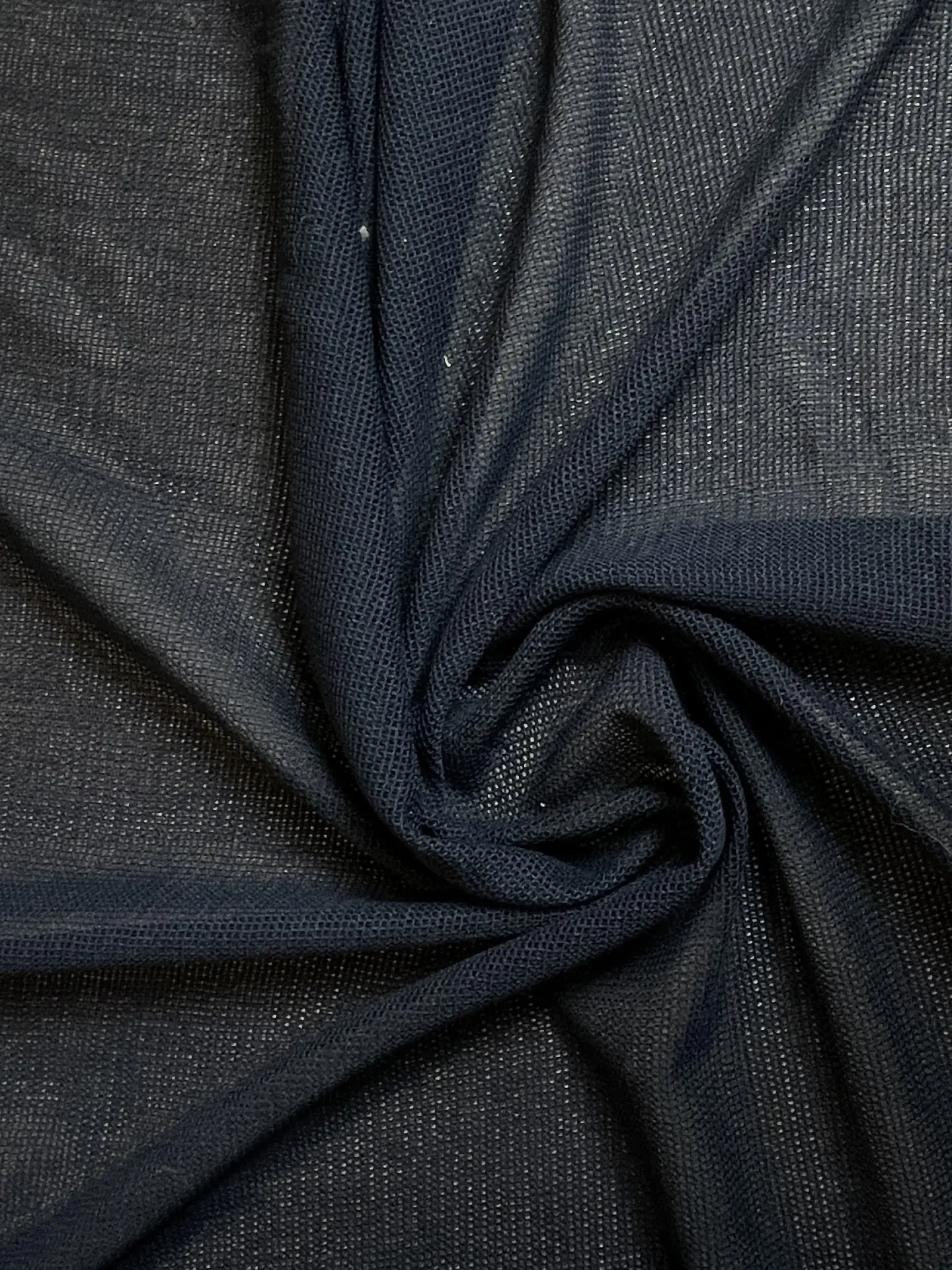 Tissu bleu marine filet