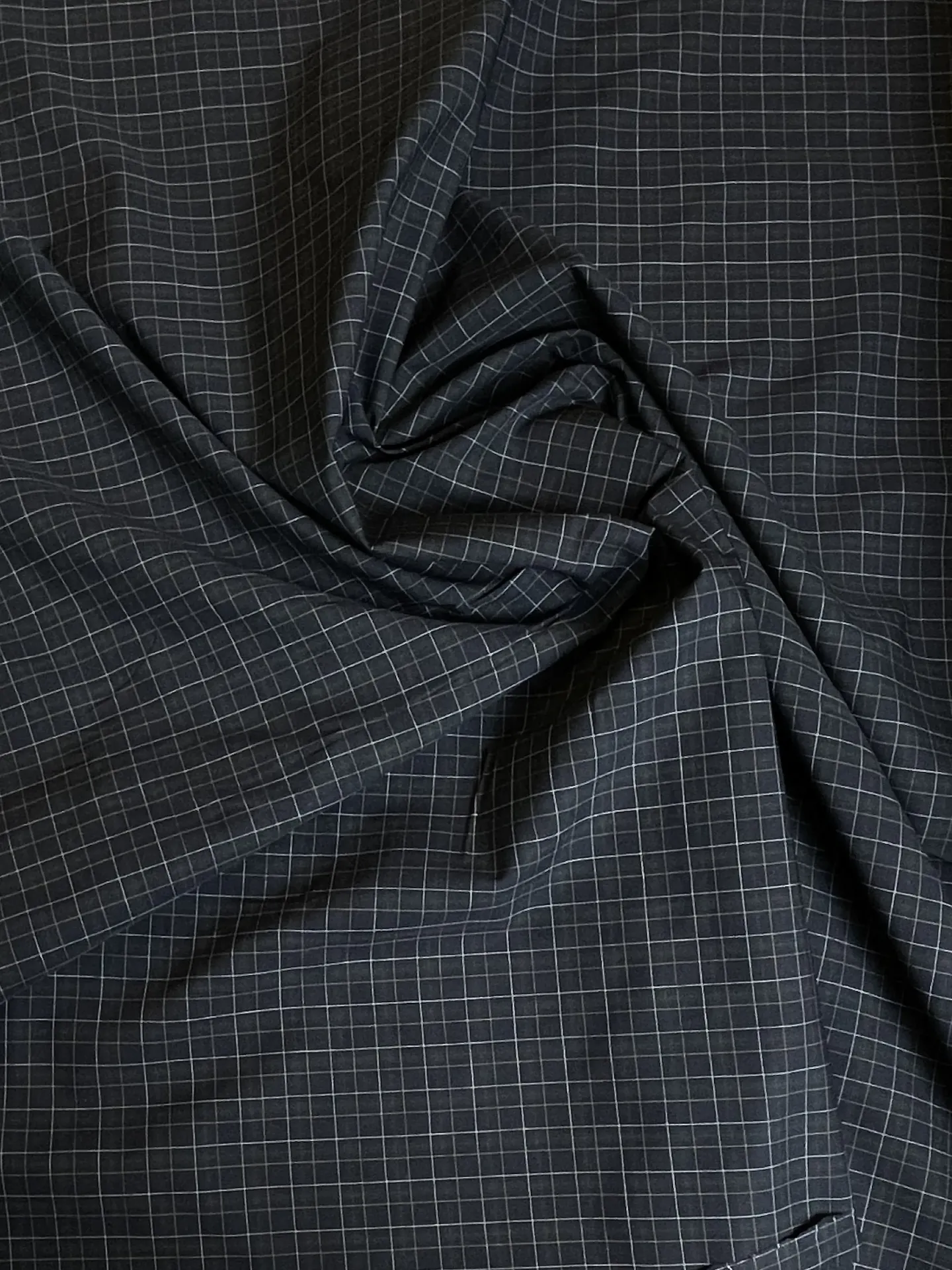 Coton bleu marine à petits carreaux